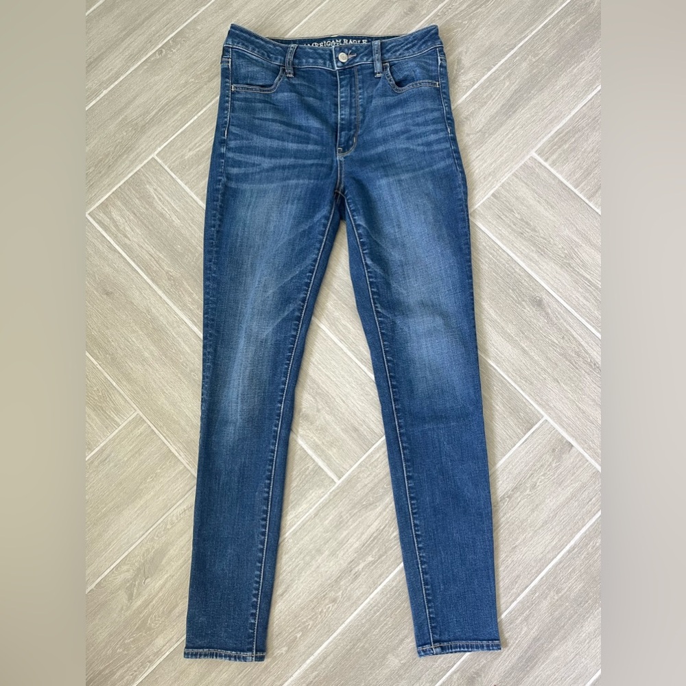 📦 SOLD 📦 American Eagle super high rise denim